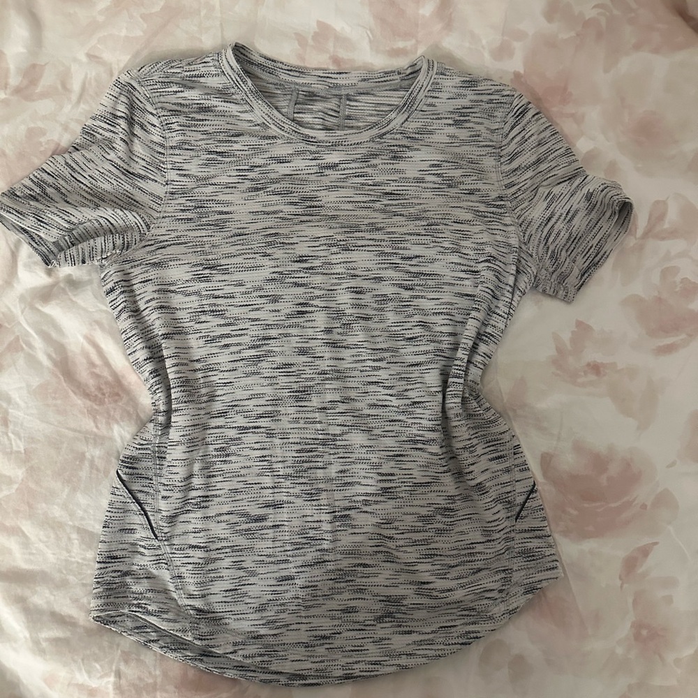 Lululemon workout top